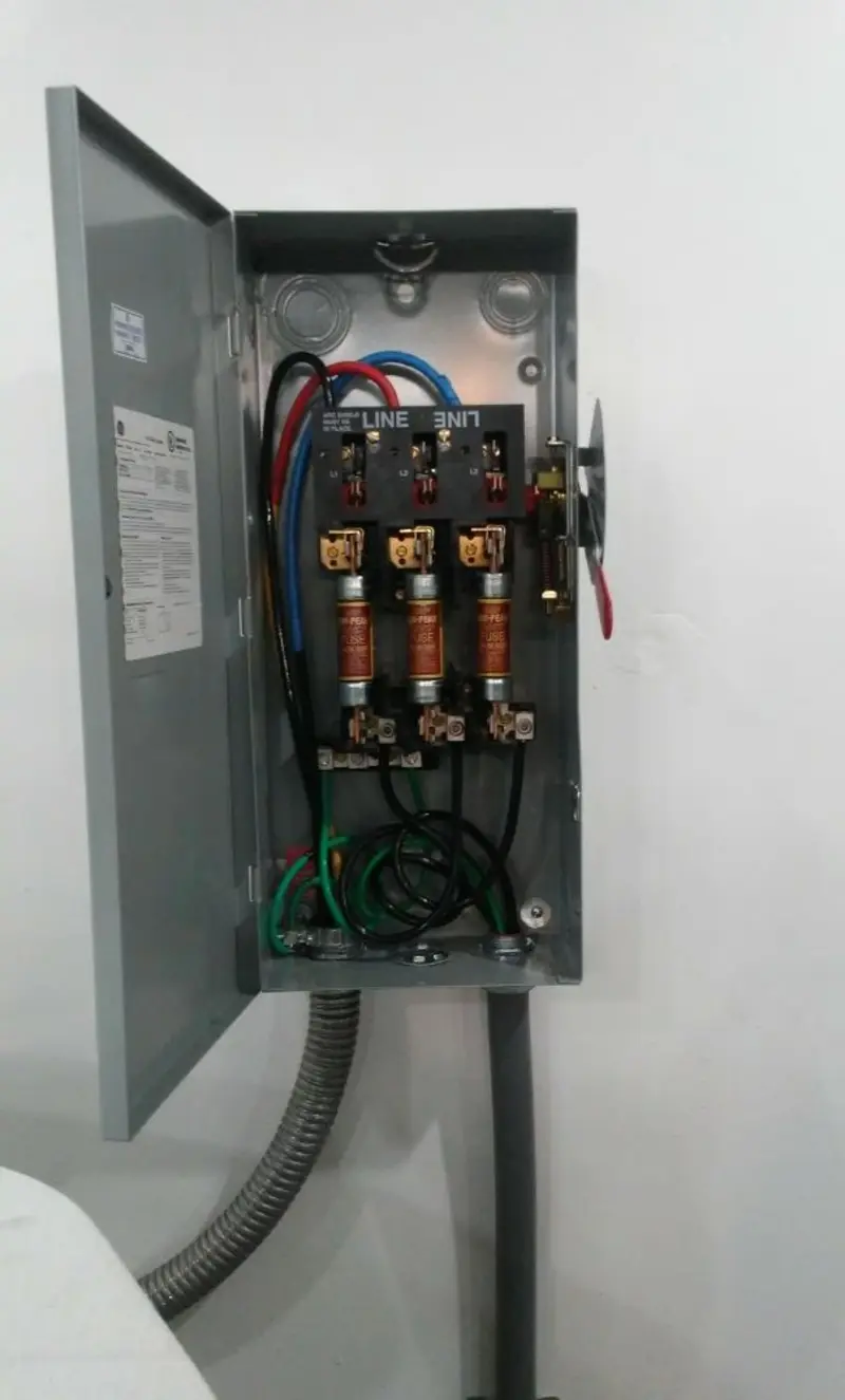 Three-phase disconnect switch installed for Electrical Wiring & Rewiring in Eagar
